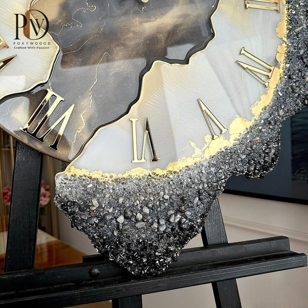 Black Diamond Horizon Sleek Resin Clock with Textured Patterns